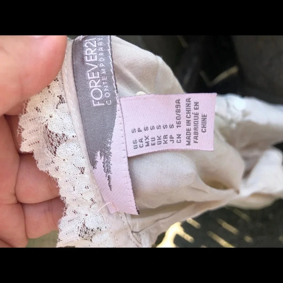 NWT FOREVER 21 LACE COLLARED TANK - Picture 5 of 5
